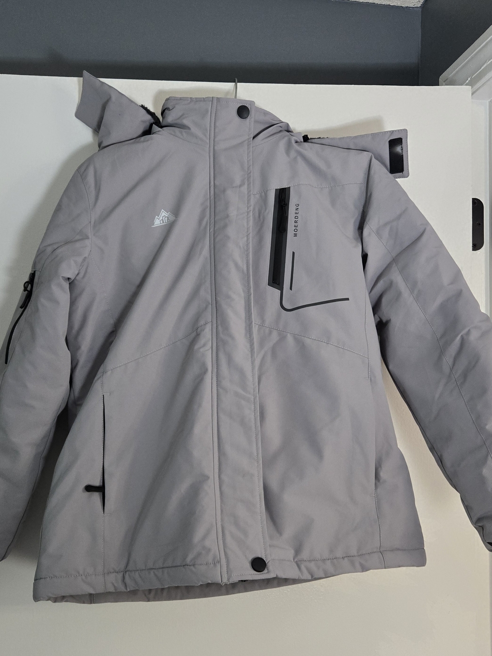 Women's Ski & Snow Jacket in Light Gray with Detachable Hood
